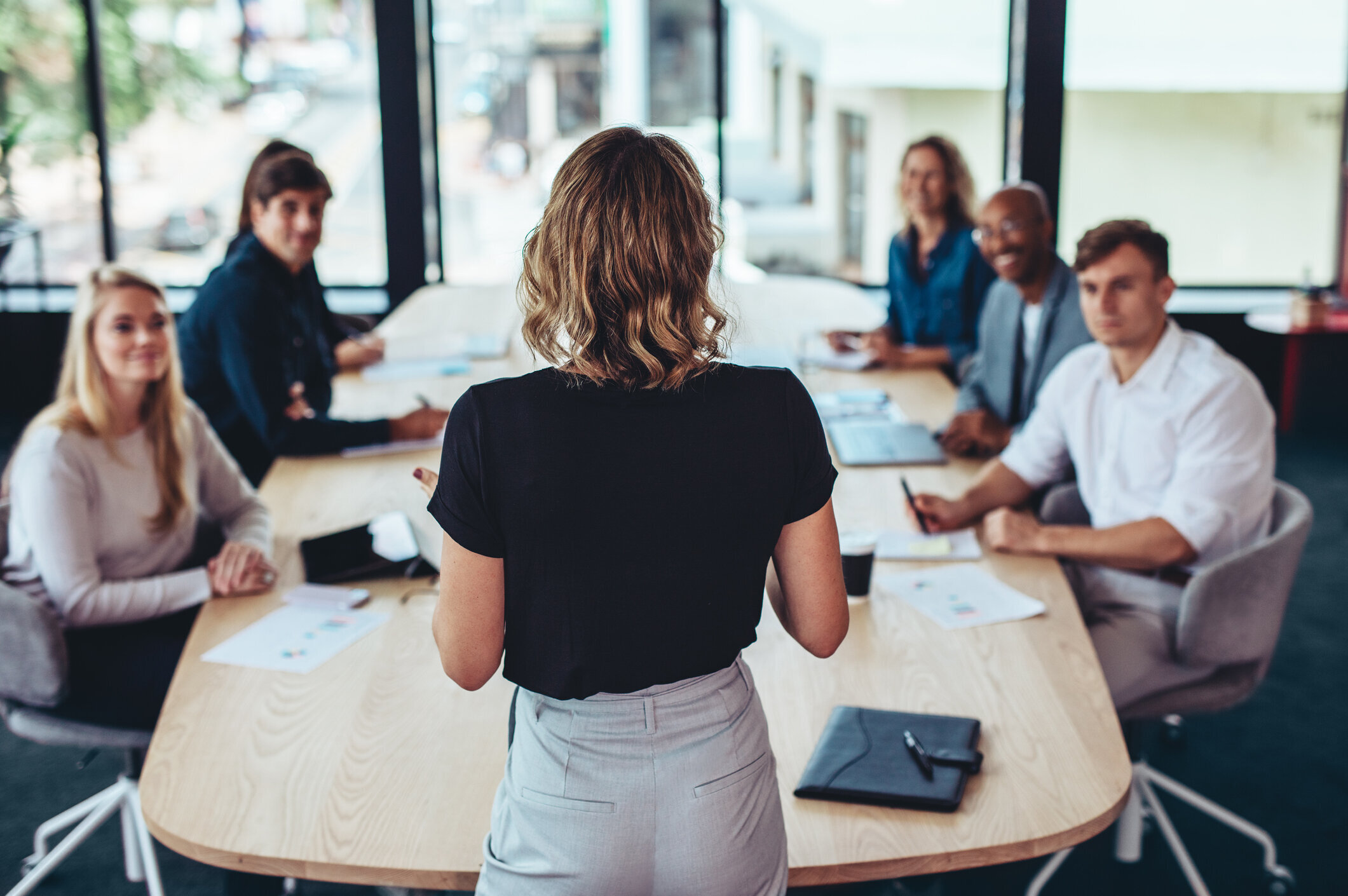 Picture of 6 persons in a business meeting